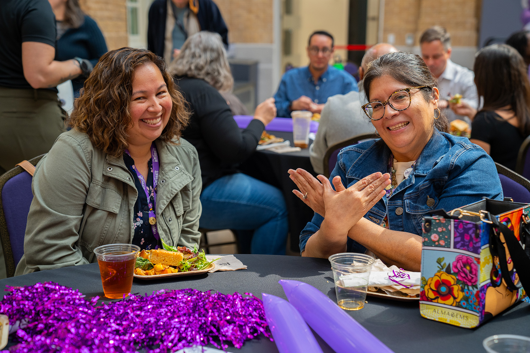 APTE member shows Riverbat pride at the 2025 APTE Appreciation Pep Rally.